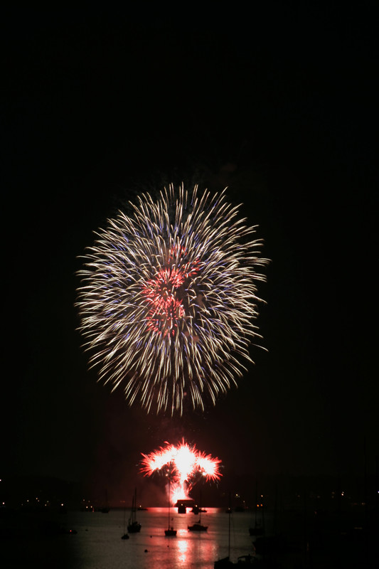 8130 July 4th fireworks 2006