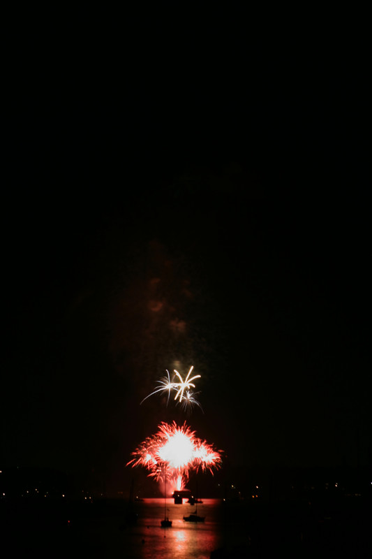 8131 July 4th fireworks 2006