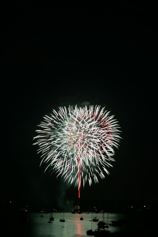 8148 July 4th fireworks 2006
