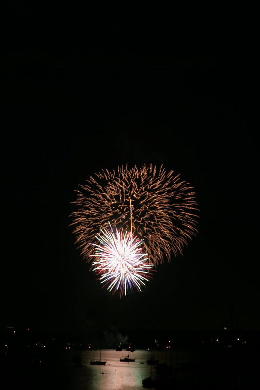 8153 July 4th fireworks 2006