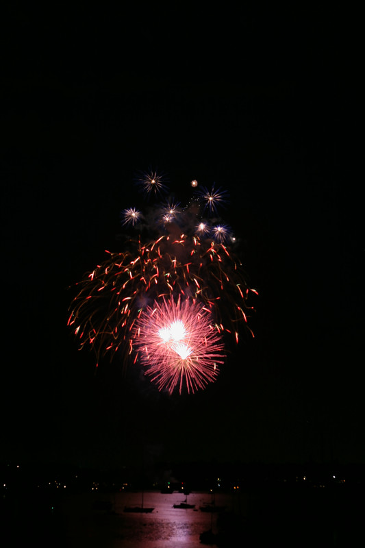 8157 July 4th fireworks 2006