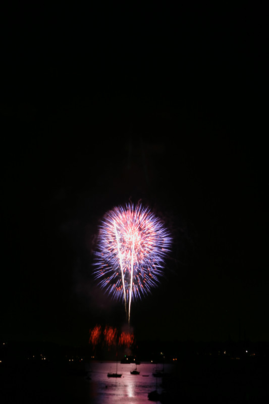8173 July 4th fireworks 2006
