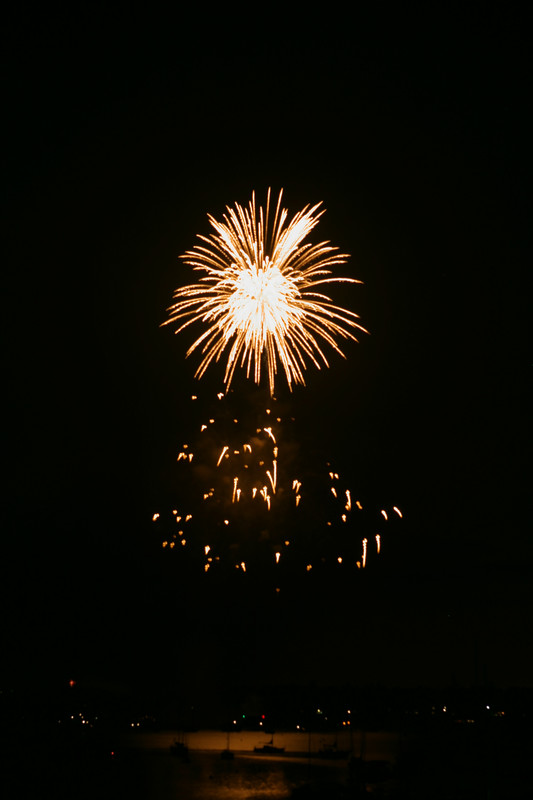 8228 July 4th fireworks 2006