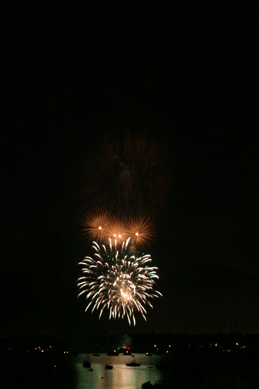 8230 July 4th fireworks 2006