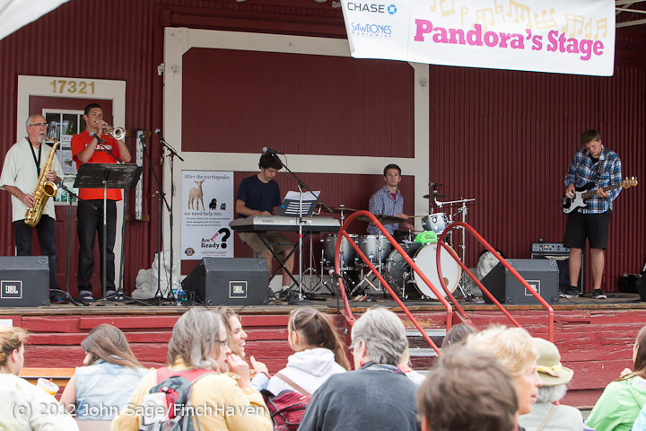 1406 Blueberry Frousting at Pandoras Box 2012