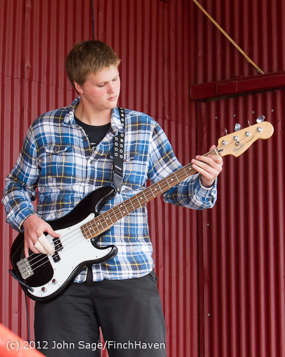 1438 Blueberry Frousting at Pandoras Box 2012